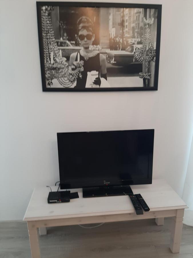 Hollywood Apartament Kosciuszki ウッチ エクステリア 写真
