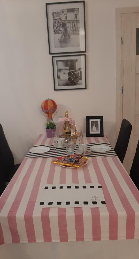 Hollywood Apartament Kosciuszki ウッチ エクステリア 写真