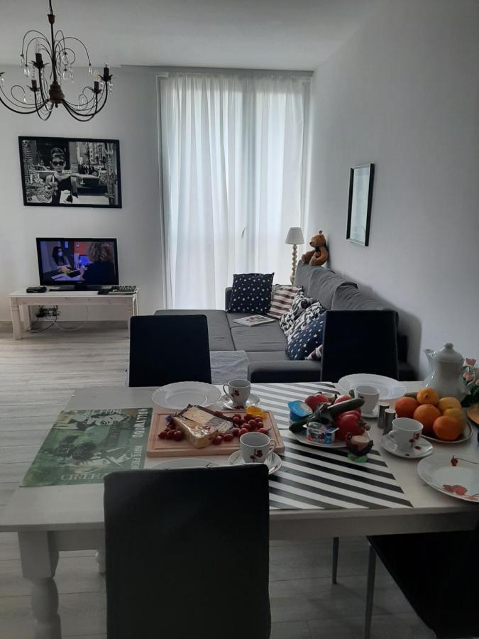 Hollywood Apartament Kosciuszki ウッチ エクステリア 写真